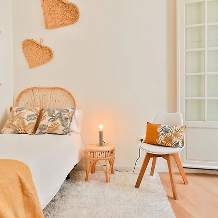דירה C74 - Marvelous 3 Bedroom In Historical מאלגה